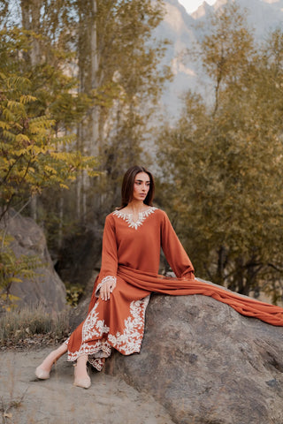 VINTAGE ‘MANNAT WINTER PRET’26 | AFSANEH