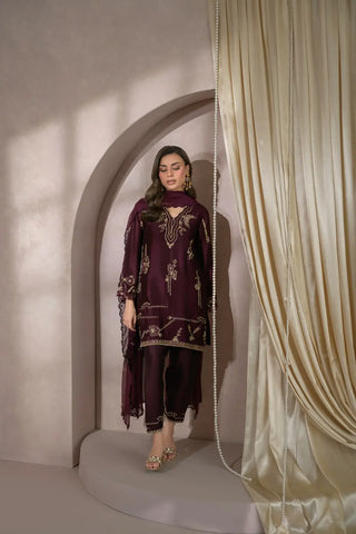 NIMRAH HAFSA ‘ZEINA FESTIVE FORMALS’26 | ZEYA