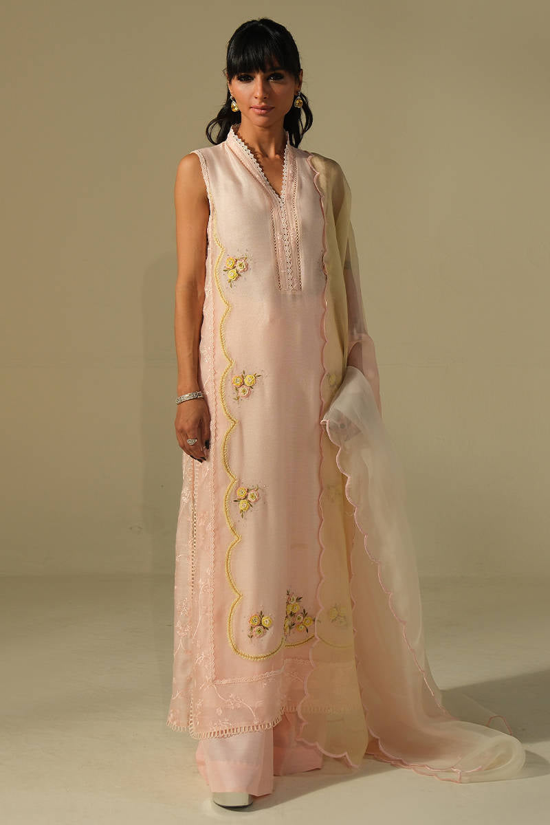 FARIDA HASAN ‘DHOOP LUXURY PRET’26 | PINK LEMONADE