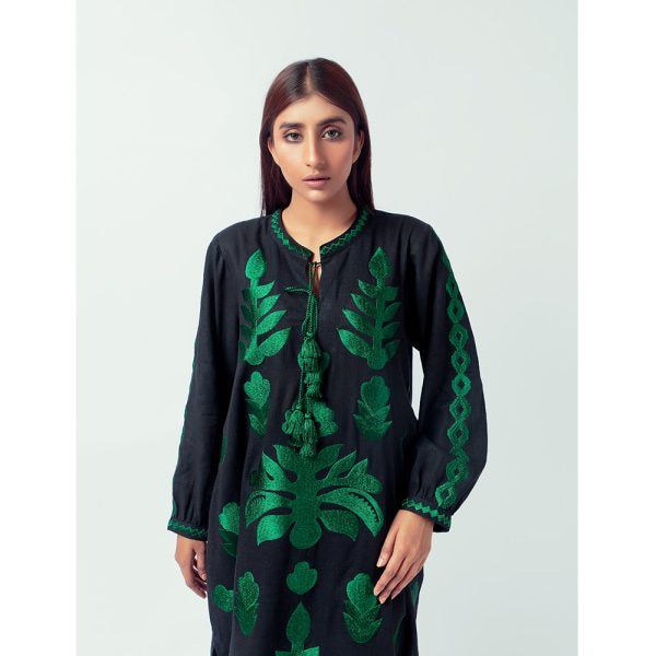 NADIYA KASSAM | ARYA BLACK