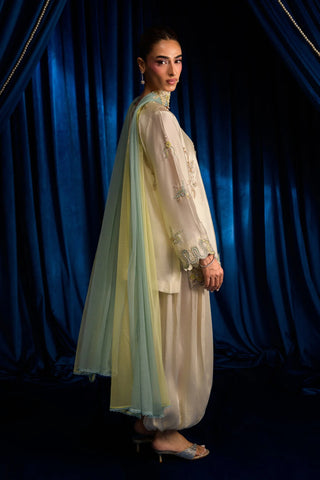 FLAIRS ‘AYRA FESTIVE FORMALS’26 | CREAM DREAM
