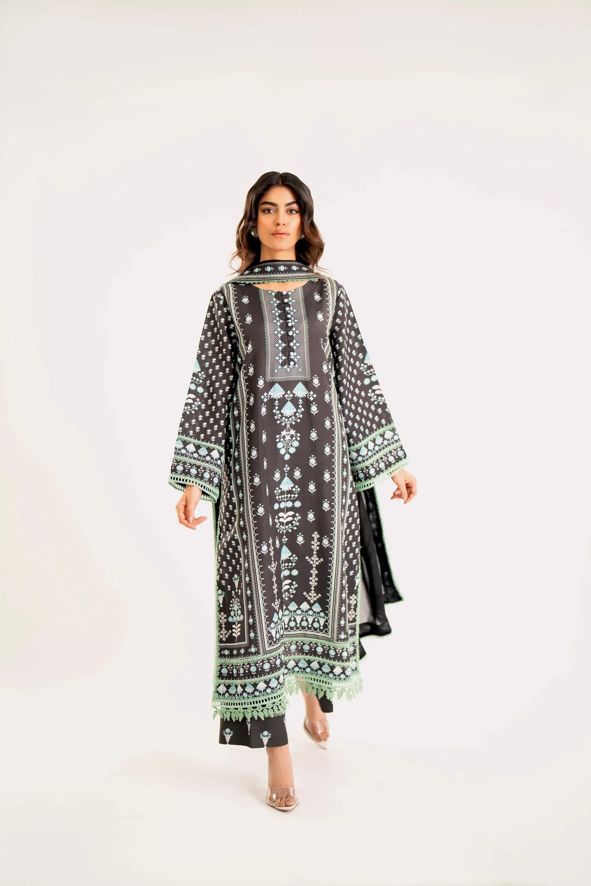 BARAE KHANOM SUMMER PRET’24 | REESE