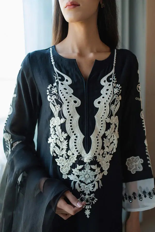 AMNA ARSHAD CASUAL PRET’24 | ZUMA