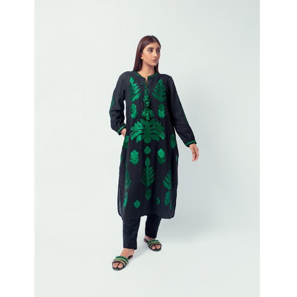NADIYA KASSAM | ARYA BLACK
