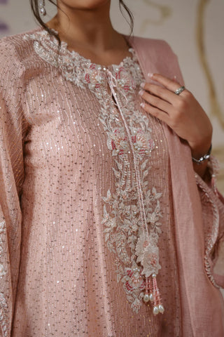 AMMARA KHAN ‘SIERA SUMMER LUXURY FORMALS’26 | PEACH SHIMMER