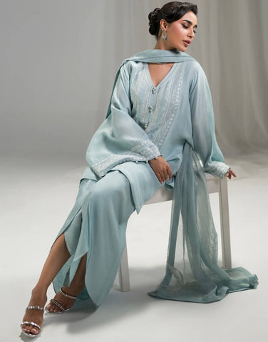 AMMARA KHAN LILY’24 | OCEAN BREEZE