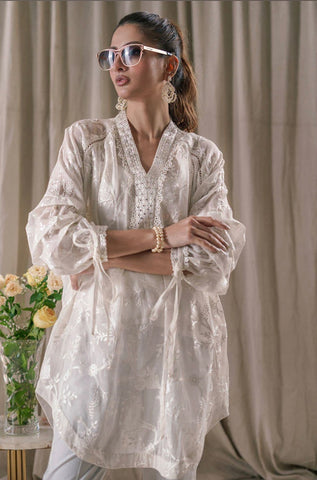 Farida Hasan | White Bubble
