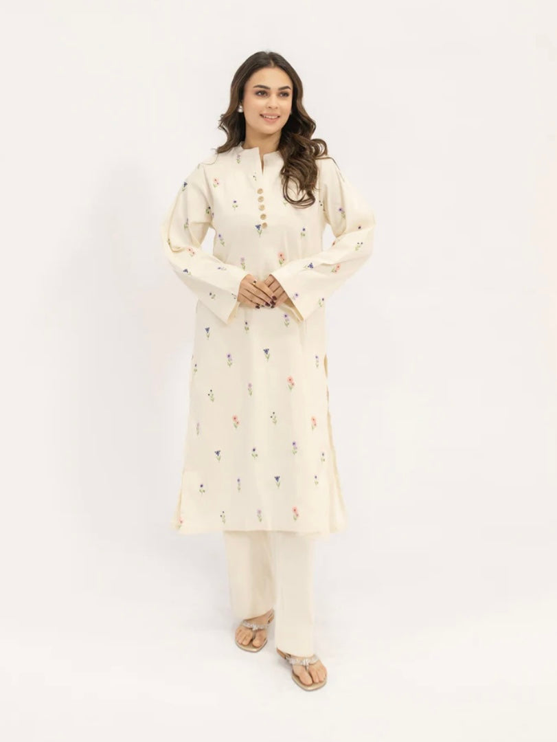 HASSAL SPRING SUMMER’24 | OFF WHITE SET WITH FLORAL EMBROIDERY
