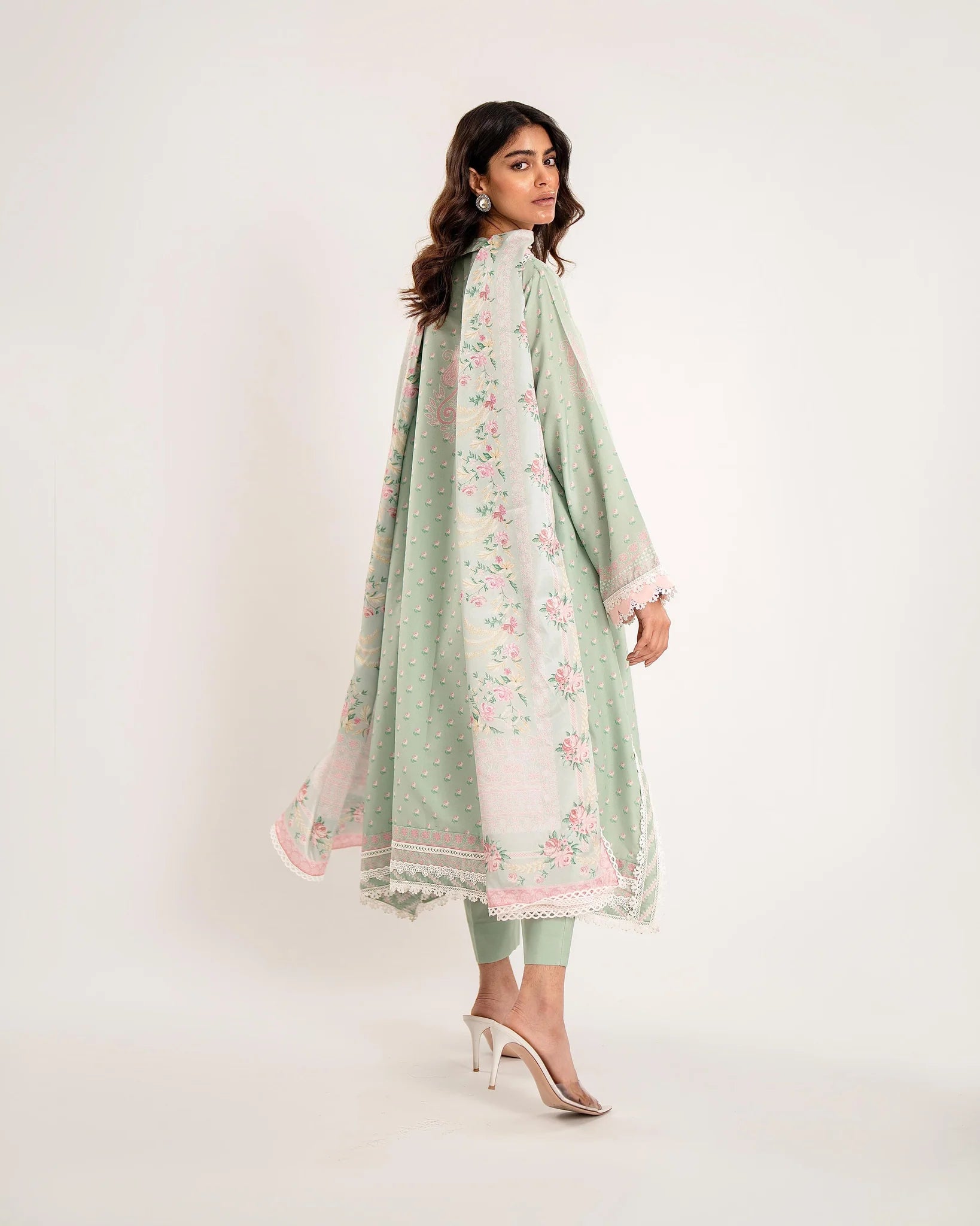 BARAE KHANOM SUMMER PRET’24 | SAMANTHA B