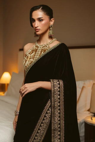 AMMARA KHAN ‘THE OVERTURE’26 | ROYAL VELVER DRAPED SAREE