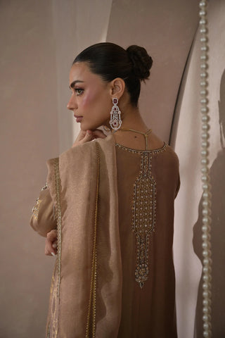 NIMRAH HAFSA ‘ZEINA FESTIVE FORMALS’26 | VANYA