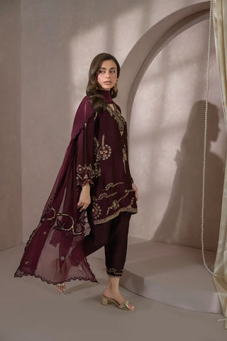NIMRAH HAFSA ‘ZEINA FESTIVE FORMALS’26 | ZEYA