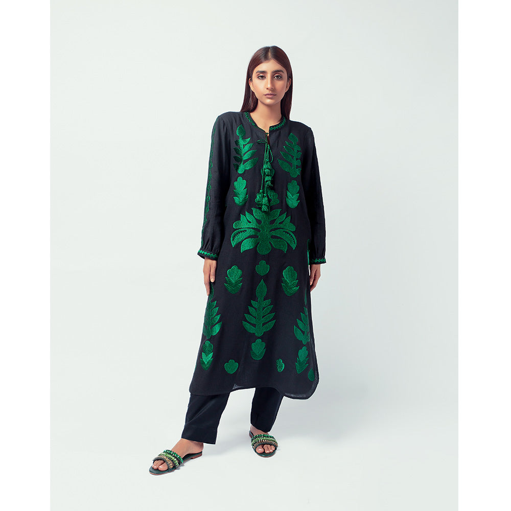 NADIYA KASSAM | ARYA BLACK