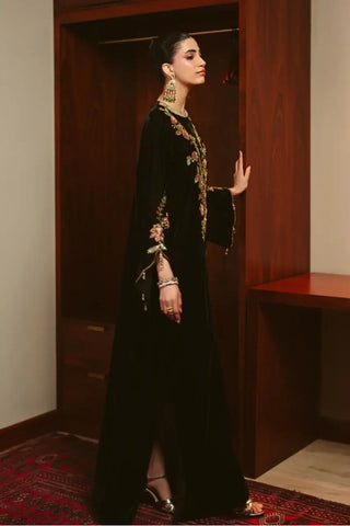 AMMARA KHAN ‘THE OVERTURE’26 | FLORAL NOIR VELVET KAFTAN
