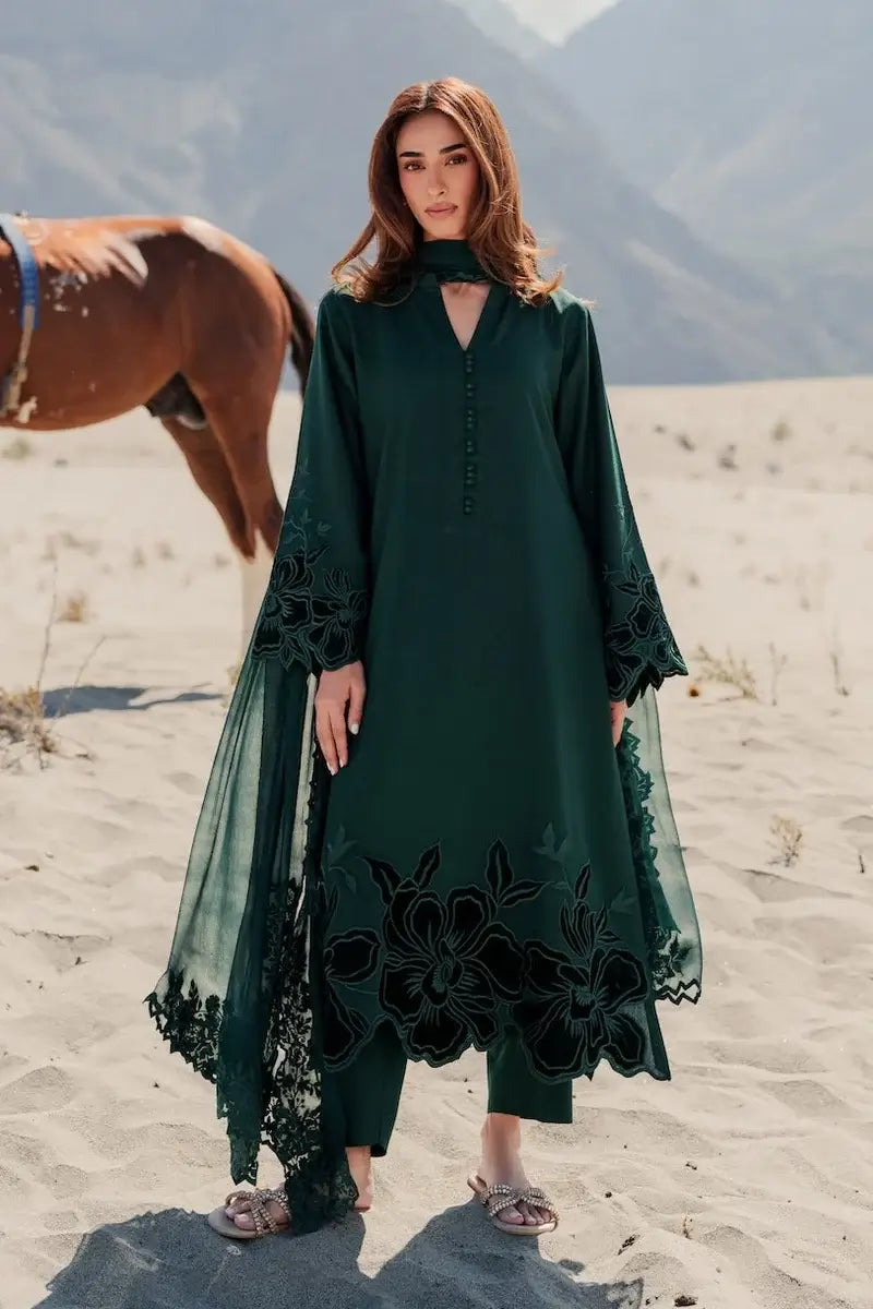 VINTAGE ‘MANNAT WINTER PRET’26 | HOORIA