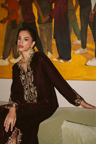 AMMARA KHAN ‘THE OVERTURE’26 | GLIDED PLUM KAFTAN