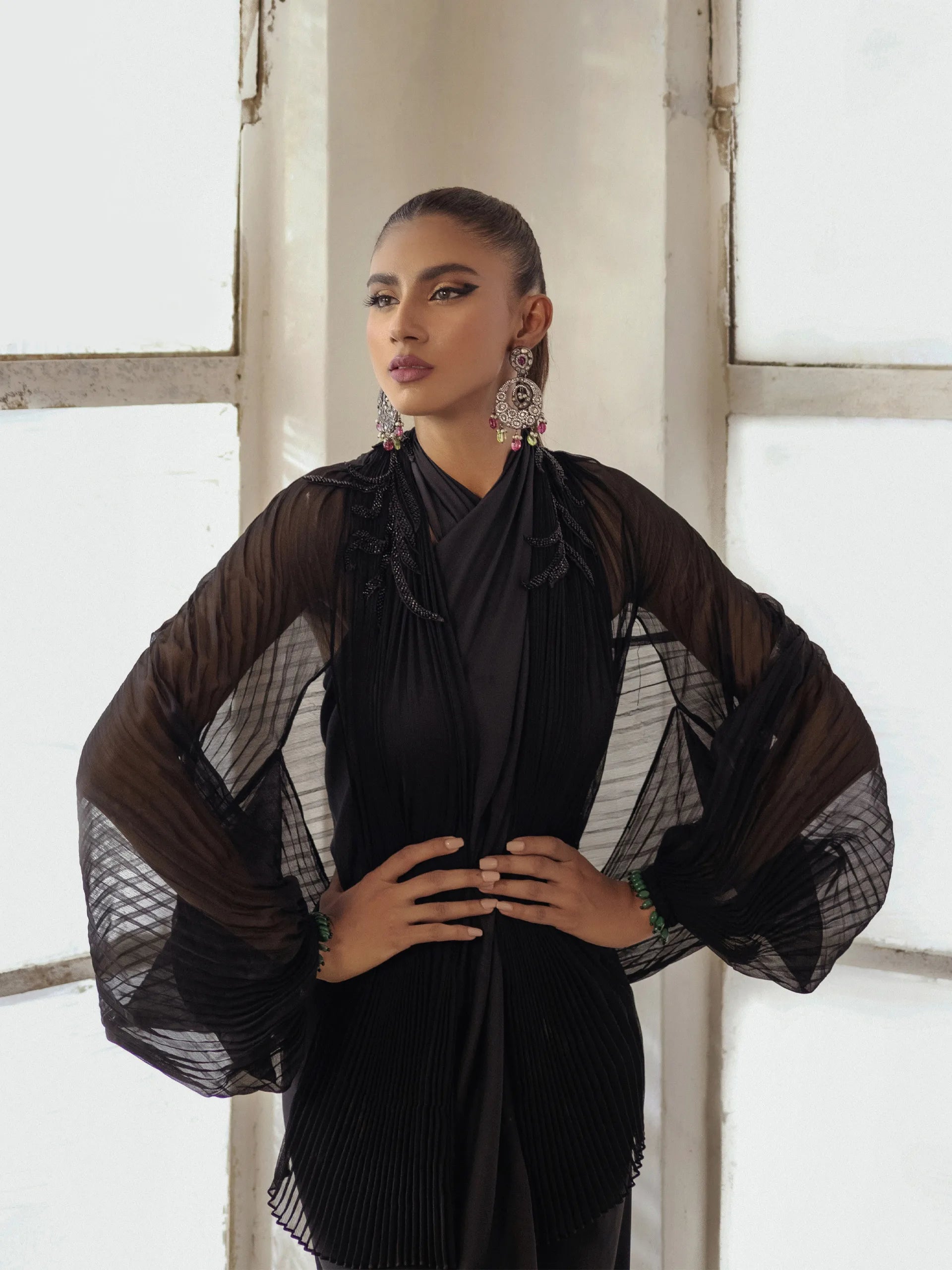 UMAIMA MUSTAFA - AIRE (BLACK)