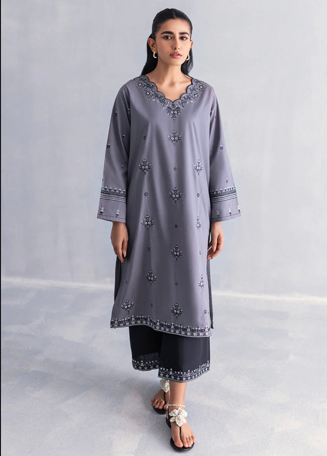 IMAGE CASUAL PRET | DARK GREY EMBROIDERED SET