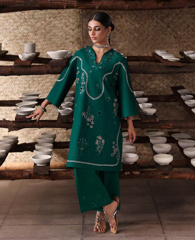 REPUBLICWOMENSWEAR 'NEOMA ESSENTIAL PRET'26 | VEYRA