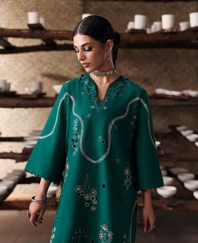 REPUBLICWOMENSWEAR 'NEOMA ESSENTIAL PRET'26 | VEYRA