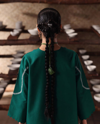 REPUBLICWOMENSWEAR 'NEOMA ESSENTIAL PRET'26 | VEYRA