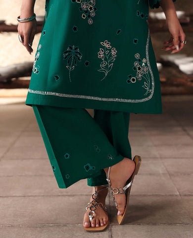 REPUBLICWOMENSWEAR 'NEOMA ESSENTIAL PRET'26 | VEYRA