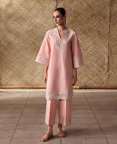 REPUBLICWOMENSWEAR 'NEOMA ESSENTIAL PRET'26' | ARLISSE