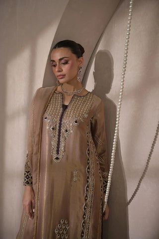 NIMRAH HAFSA ‘ZEINA FESTIVE FORMALS’26 | VANYA