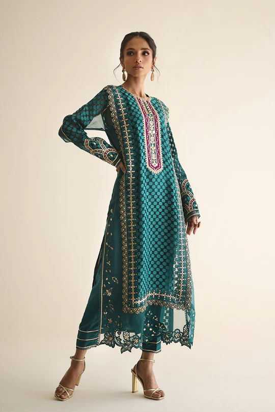 NADIA FAROOQUI LARA LUXURY PRET’24 | CHAAND BALI