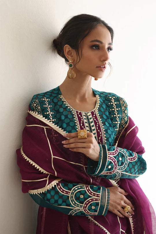 NADIA FAROOQUI LARA LUXURY PRET’24 | CHAAND BALI