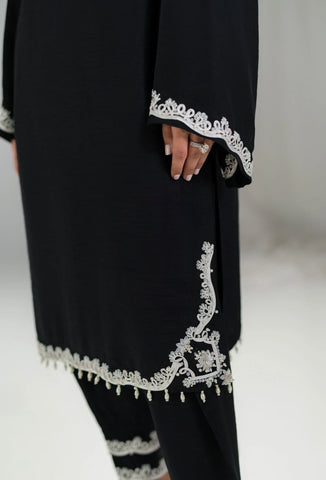 AMMARA KHAN SETA’24 | BLACK & WHITE GRACE