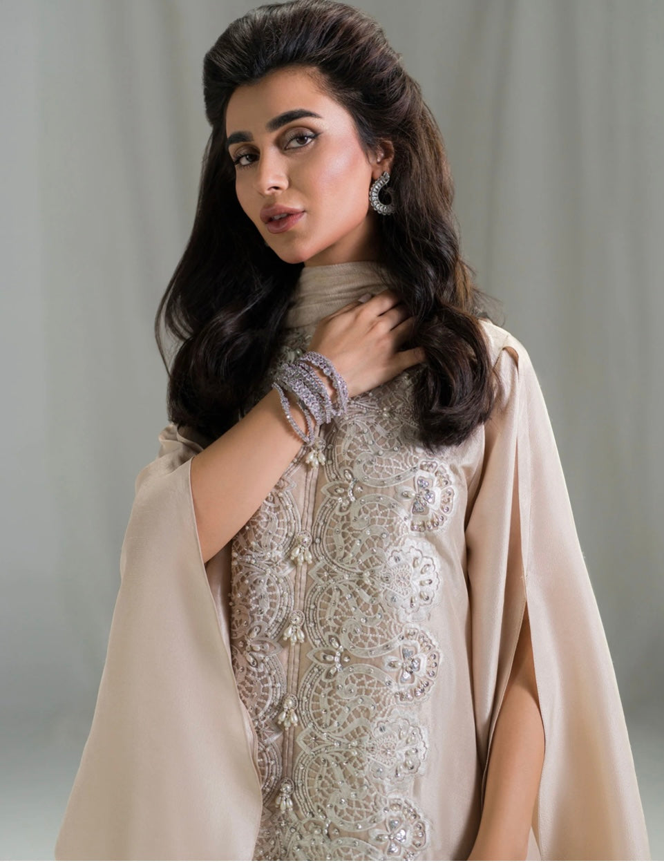 AMMARA KHAN SETA’24 | STATEMENT LUXE PEARL