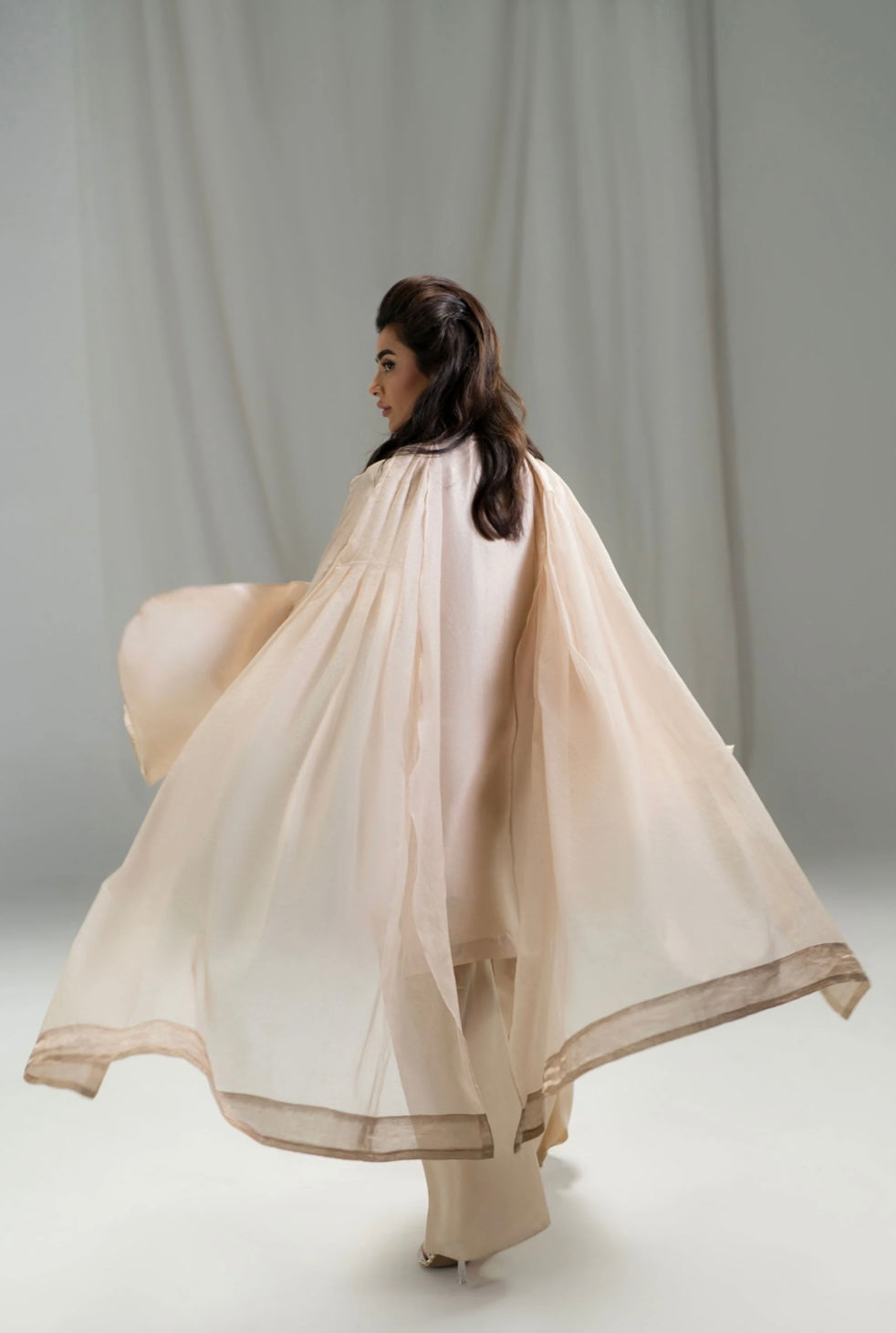 AMMARA KHAN SETA’24 | STATEMENT LUXE PEARL