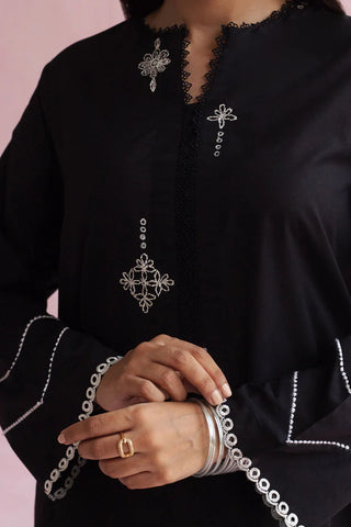 ZARA SHAHJAHAN BASICS’24 | ZKT-1362