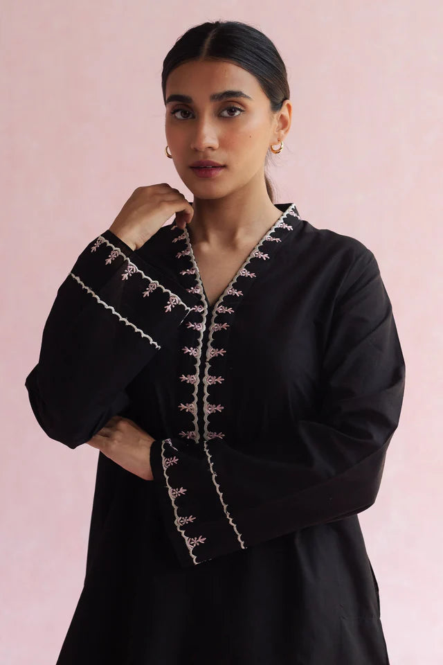 ZARA SHAHJAHAN BASICS’24 | ZKT-1363