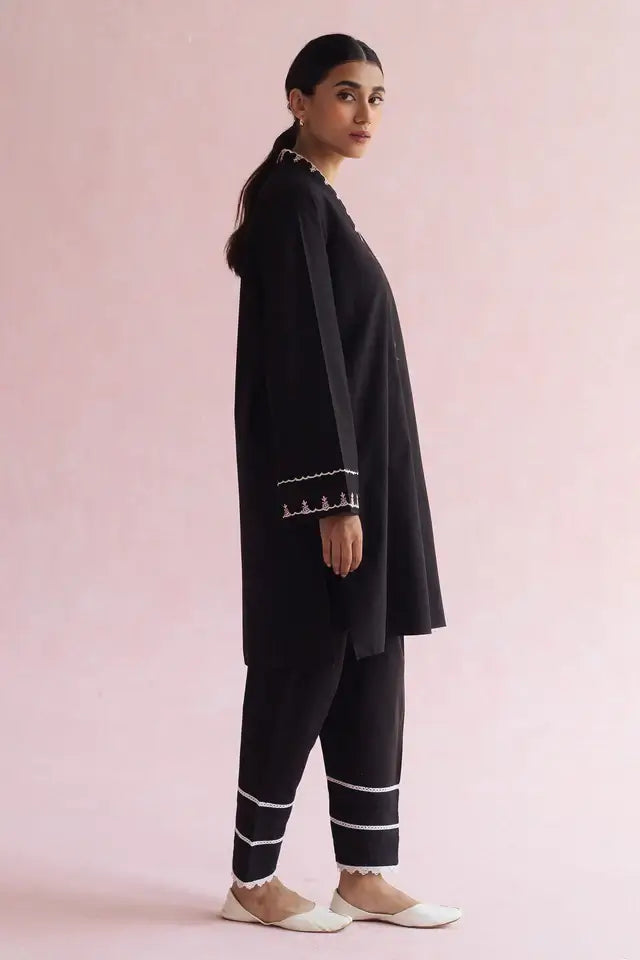 ZARA SHAHJAHAN BASICS’24 | ZKT-1363
