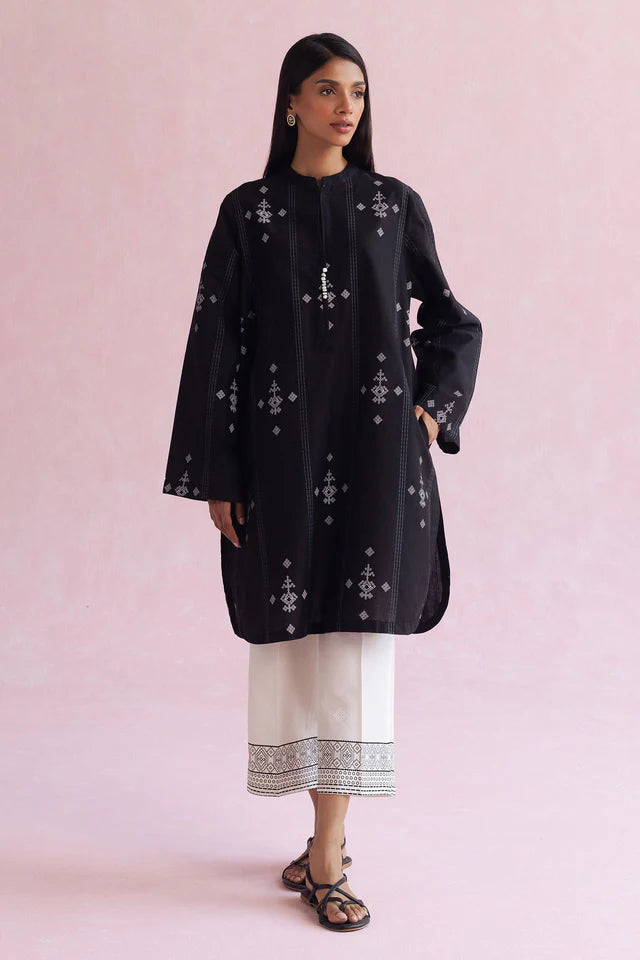 ZARA SHAHJAHAN BASICS’24 | ZKT-1364
