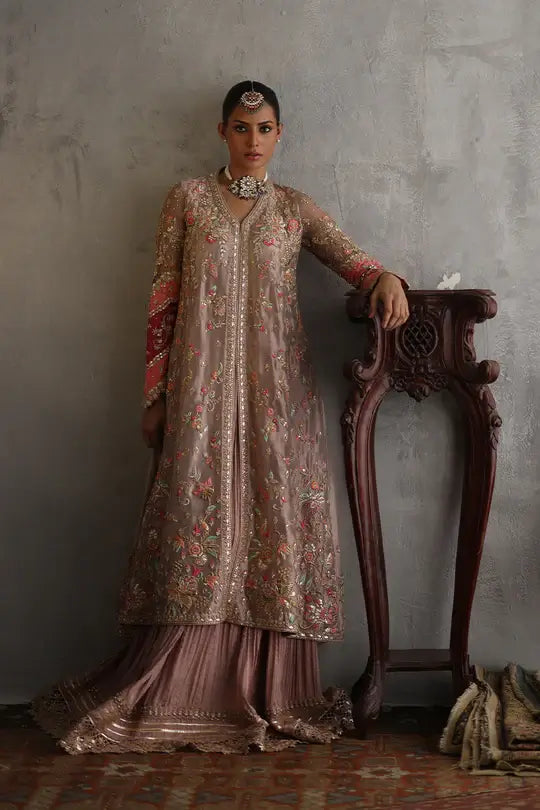 NADIA FAROOQUI ZEENAT FORMALS’24 | SOHA