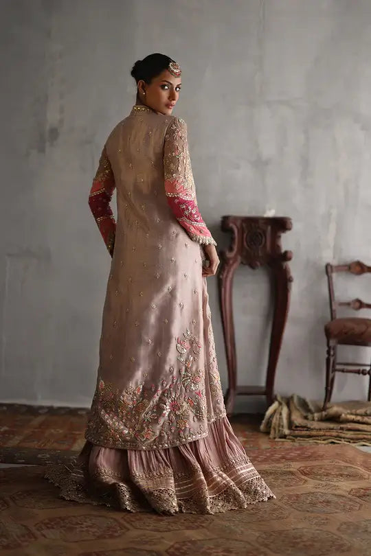 NADIA FAROOQUI ZEENAT FORMALS’24 | SOHA