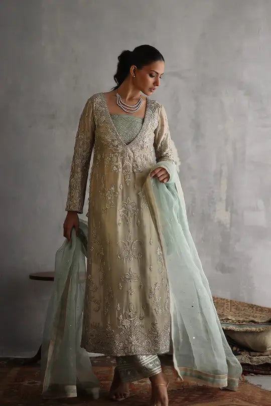 NADIA FAROOQUI ‘ZEENAT’ FORMALS’24 | MARJAN