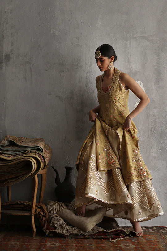 NADIA FAROOQUI ‘ZEENAT’ FORMALS’24 | MAHNUM