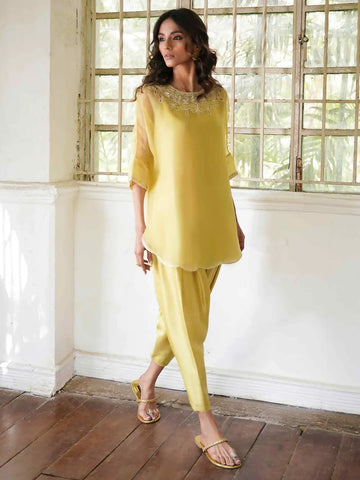 MISHA LAKHANI RTW’24 | LILY & SKINNY SHALWAR