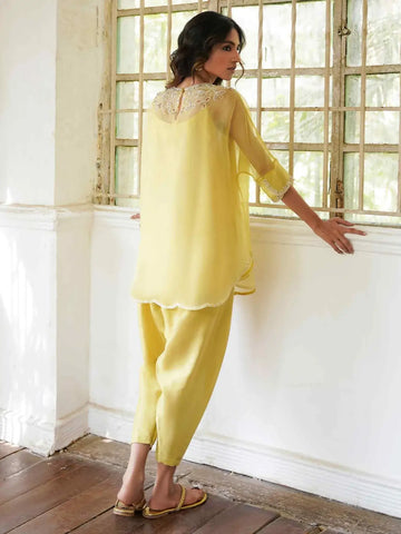 MISHA LAKHANI RTW’24 | LILY & SKINNY SHALWAR