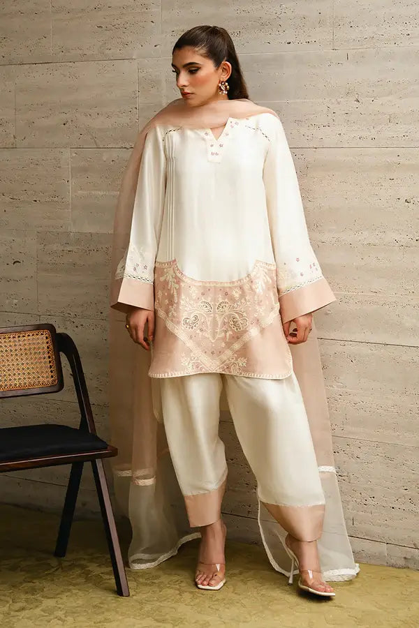 AMNA ARSHAD KIKI LUXE PRET’24 | MEERAY