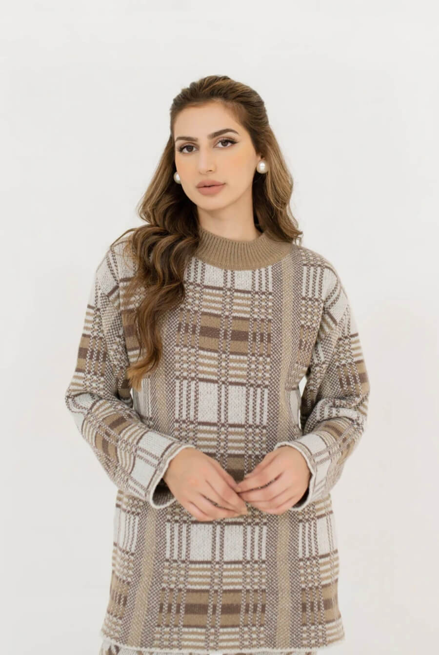 HASSAL AUTUMN WINTER’24 | ELICE BROWN KNIT SET