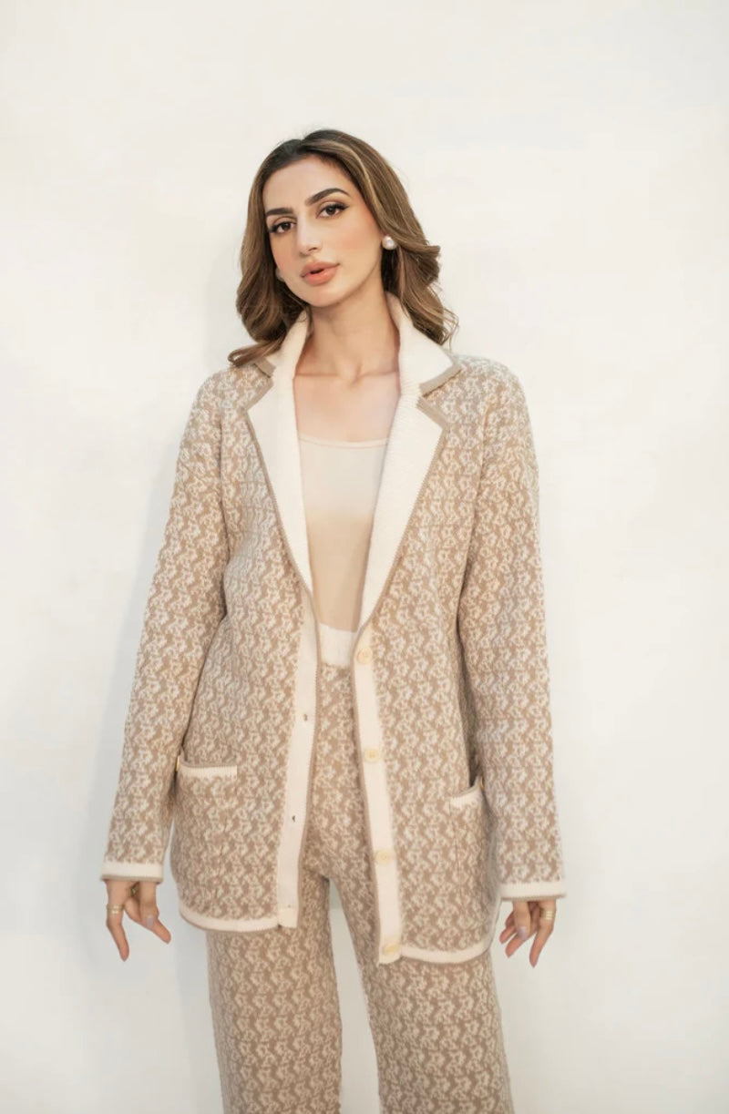 HASSAL AUTUMN WINTER RTW’24 | LAYLA BEIGE & WHITE KNIT SET