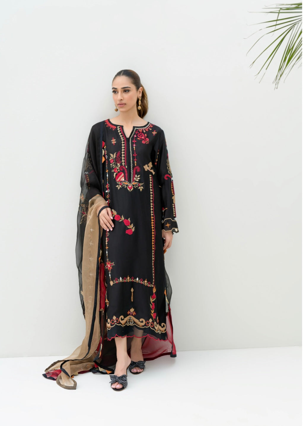 FLAIRS STUDIO ‘FREYA FESTIVE WEAR’24 | MARVI