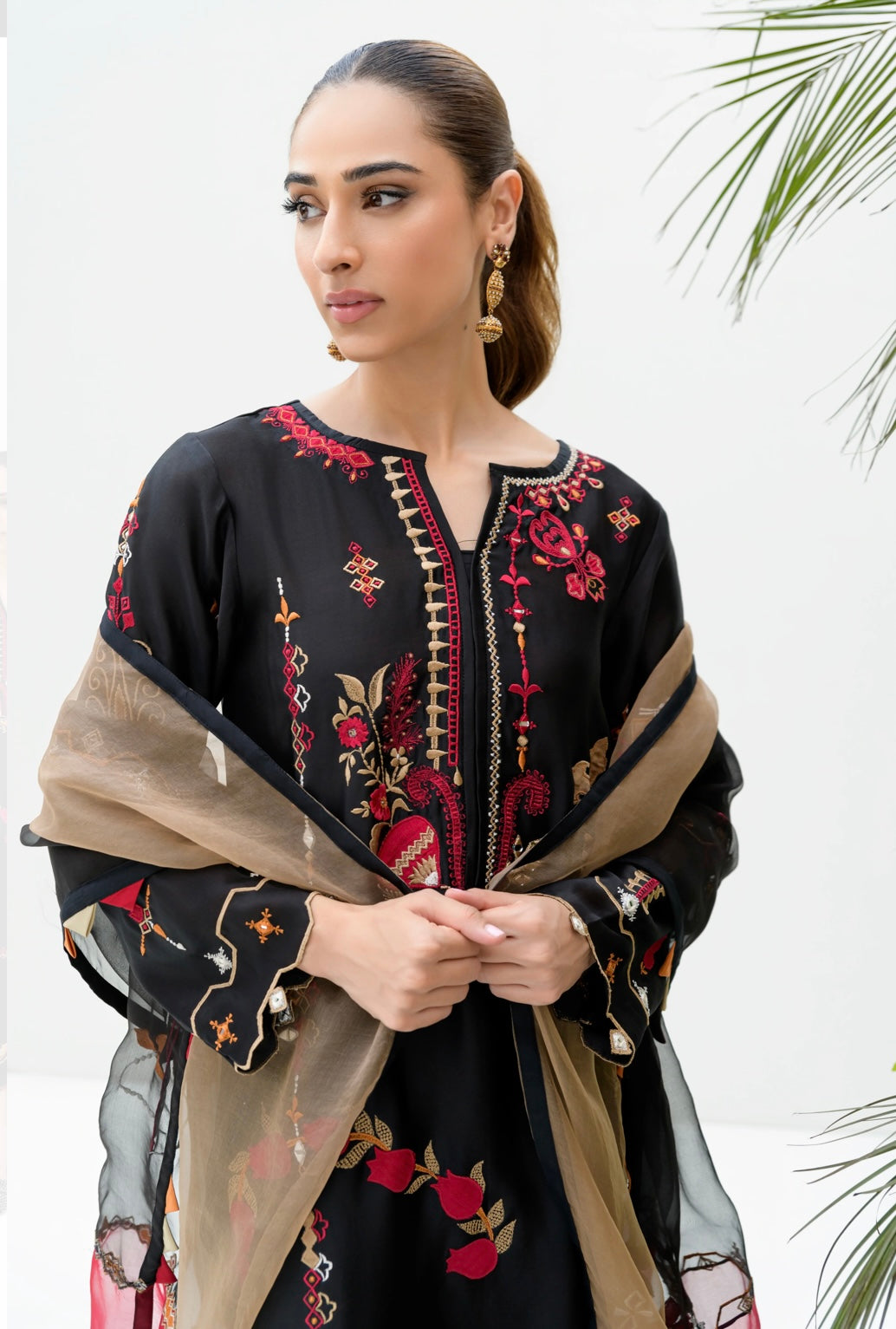 FLAIRS STUDIO ‘FREYA FESTIVE WEAR’24 | MARVI