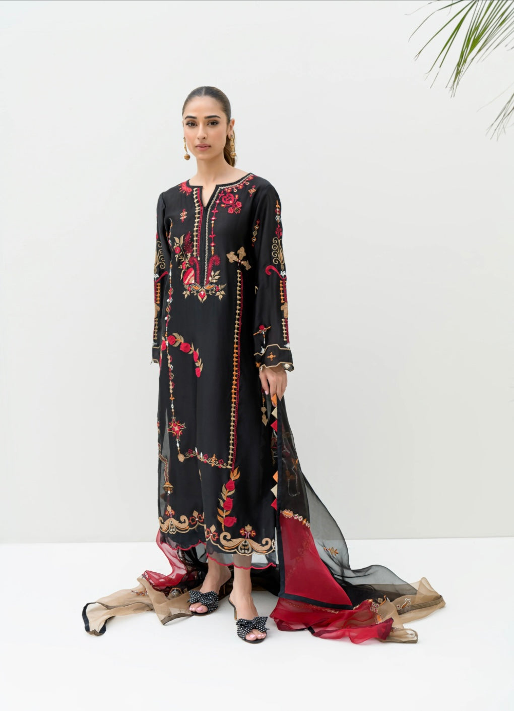 FLAIRS STUDIO ‘FREYA FESTIVE WEAR’24 | MARVI