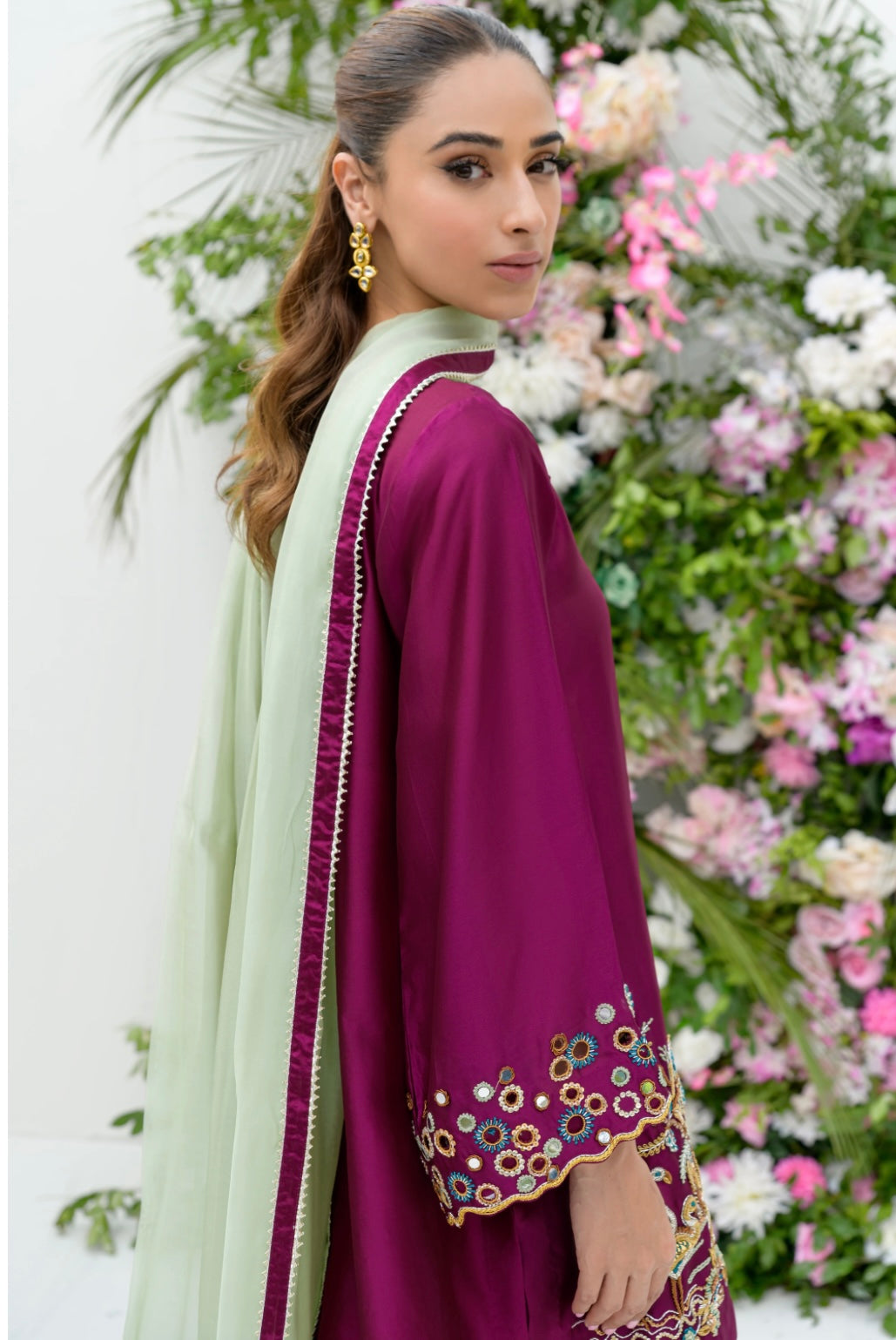 FLAIRS STUDIO ‘FREYA FESTIVE PRET’24 | FLAMINGO
